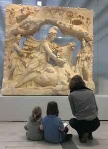 Un atelier pour enfants au nouveau musée du Louvre-Lens