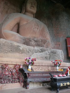 Le grand Bouddha, taillé dans la falaise, à Leshan
