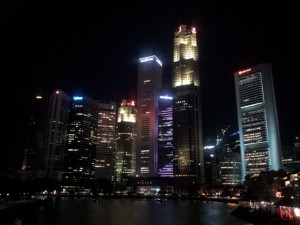 Une vue de la Marina et du CBD by night