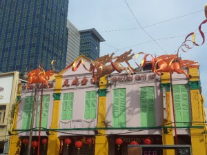 Une façade de maison dans le quartier Chinatown, à l'heure du Nouvel An Chinois