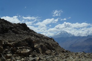 Une vue sur l'aconcagua le plus haut sommet des Amériques