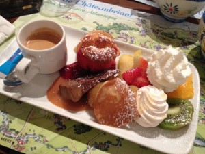 Dessert français typique - le café gourmand !