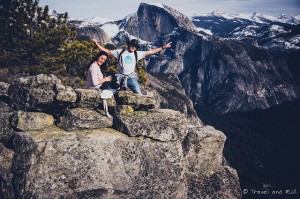 En haut des chutes de Yosemite avec le “Half Dome” derrière. Yosemite National Park - USA